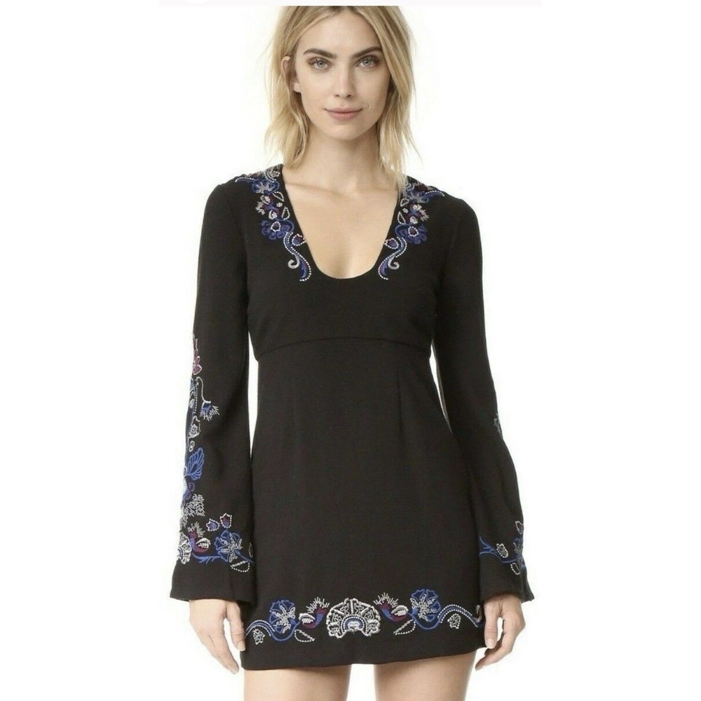 Free People Dress Size 10 Holiday Folk Embroidered Long Bell Sleeve Black CCC4-4